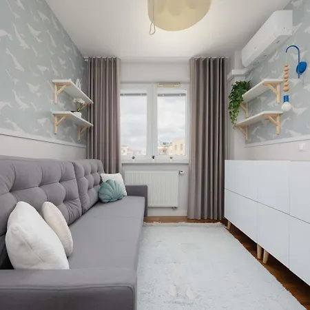 Ursus Modern With Parking, Ac & Balcony By Renters * ワルシャワ