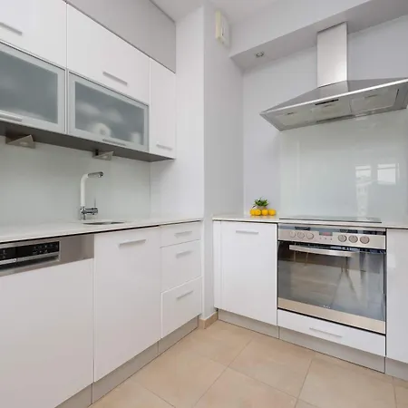 아파트 Ursus Modern With Parking, Ac & Balcony By Renters