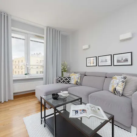 아파트 Ursus Modern With Parking, Ac & Balcony By Renters *