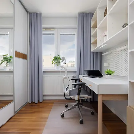 Ursus Modern With Parking, Ac & Balcony By Renters 바르샤바