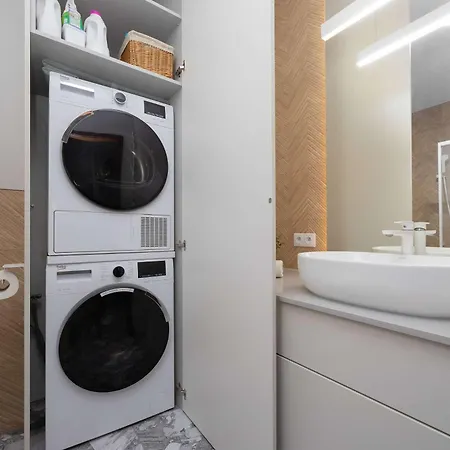 Ursus Modern With Parking, Ac & Balcony By Renters * 바르샤바