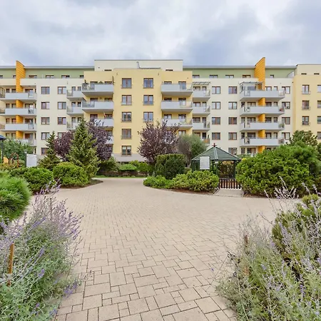 아파트 Ursus Modern With Parking, Ac & Balcony By Renters