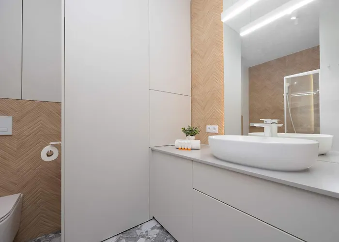 Ursus Modern With Parking, Ac & Balcony By Renters * Warsaw